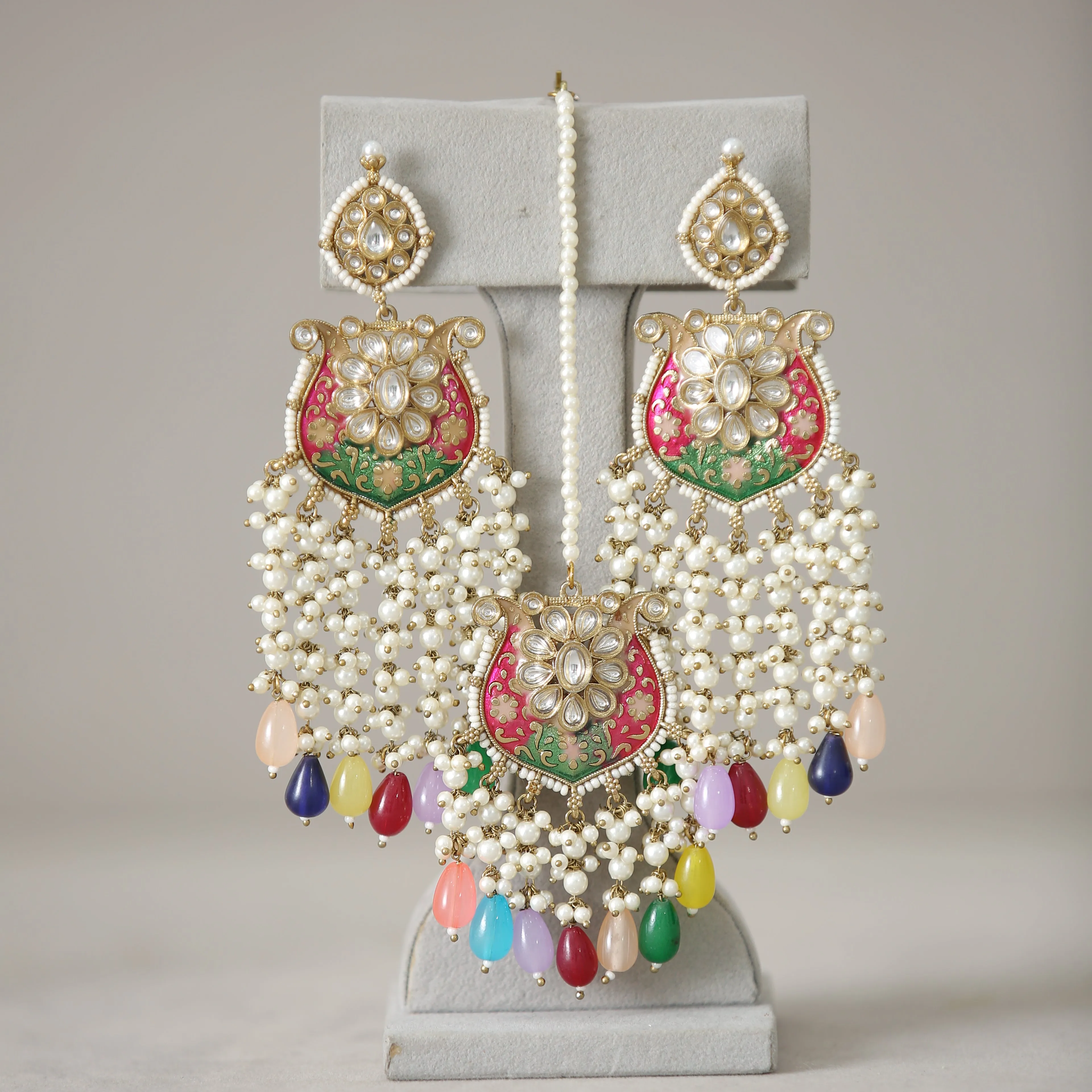 Anaisha Kundan Earrings With Tikka