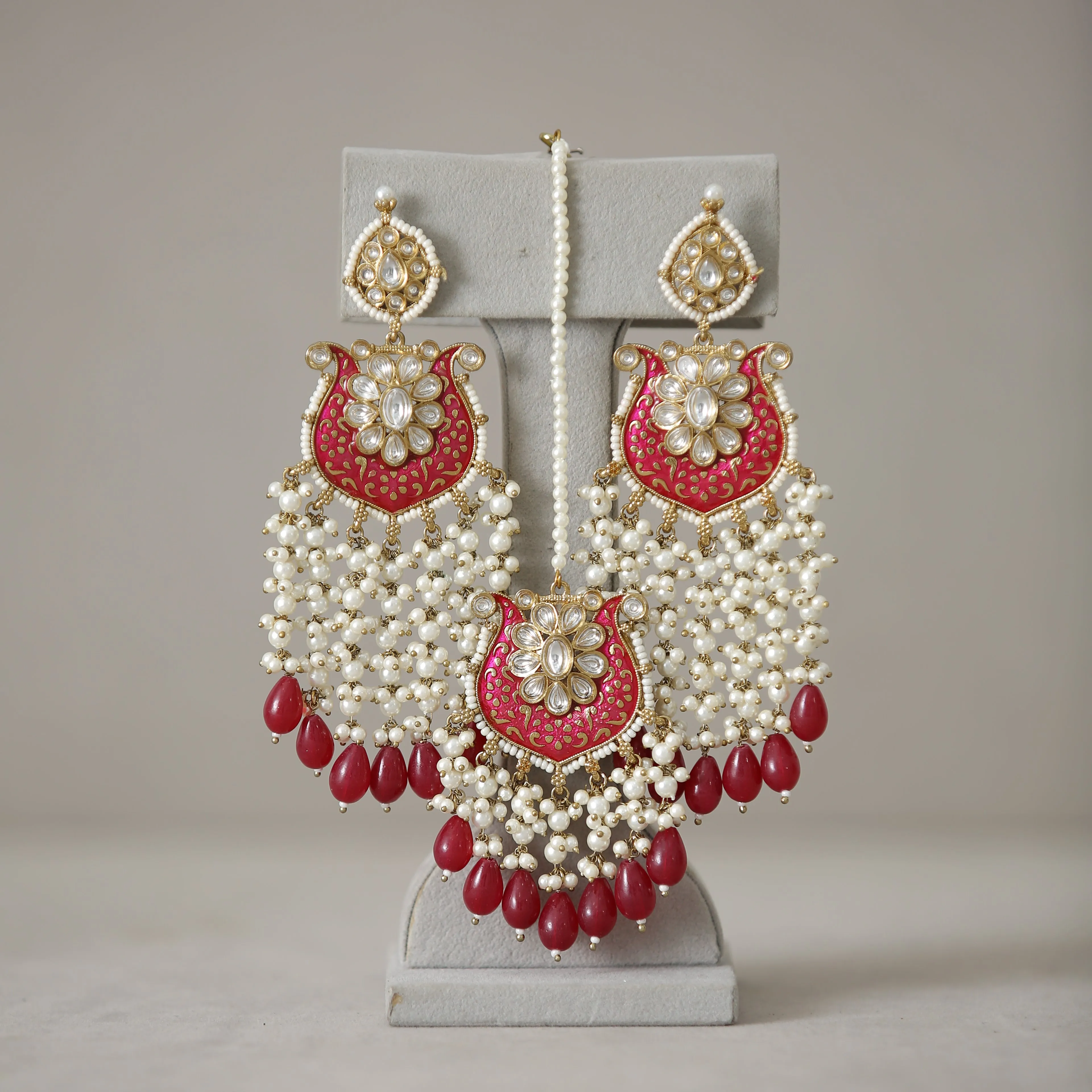 Anaisha Kundan Earrings With Tikka