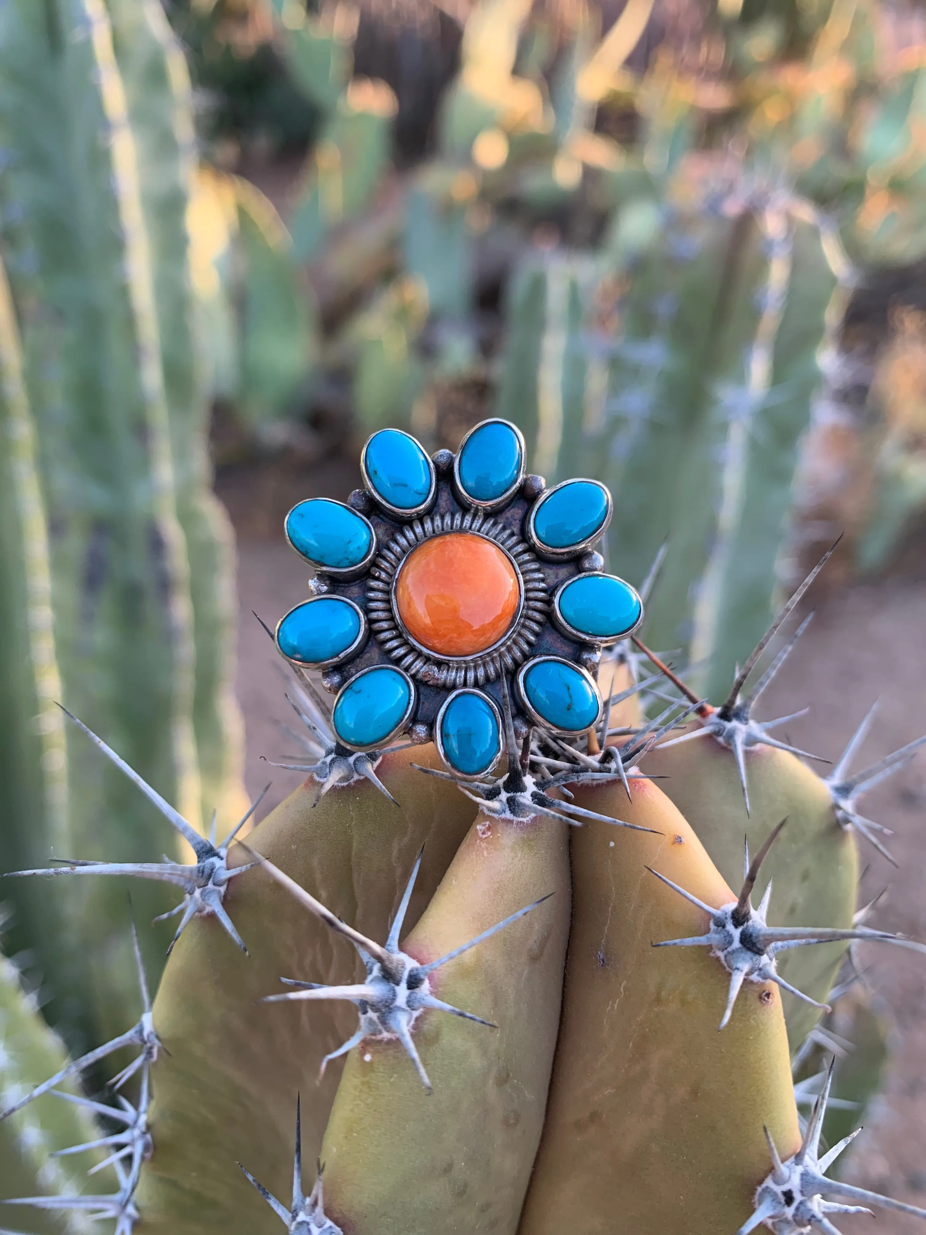 Cluster of Spiny Oyster & Turquoise ring size 7