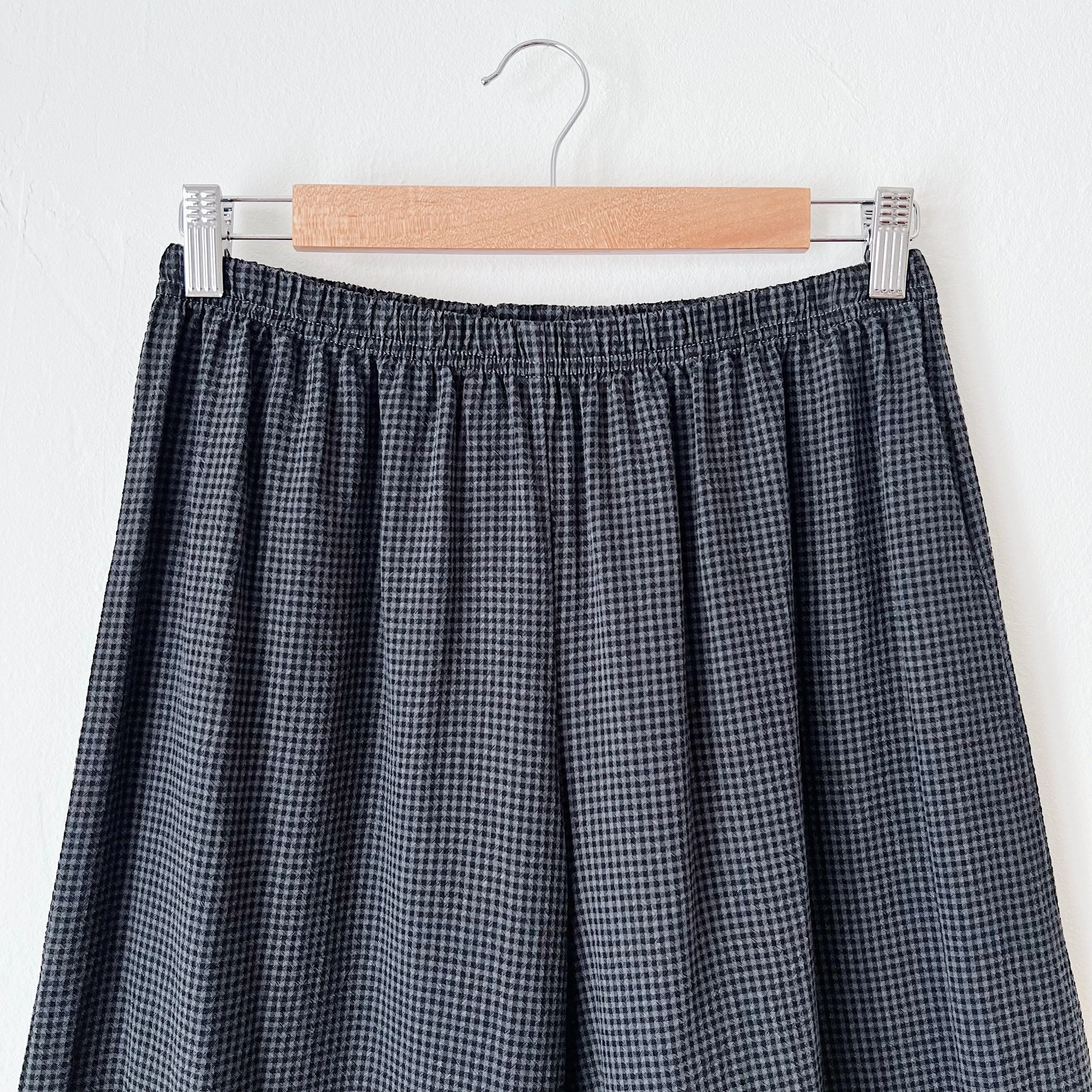 Cut Loose | Cropped Pant with Darts in Anthracite Mini Check