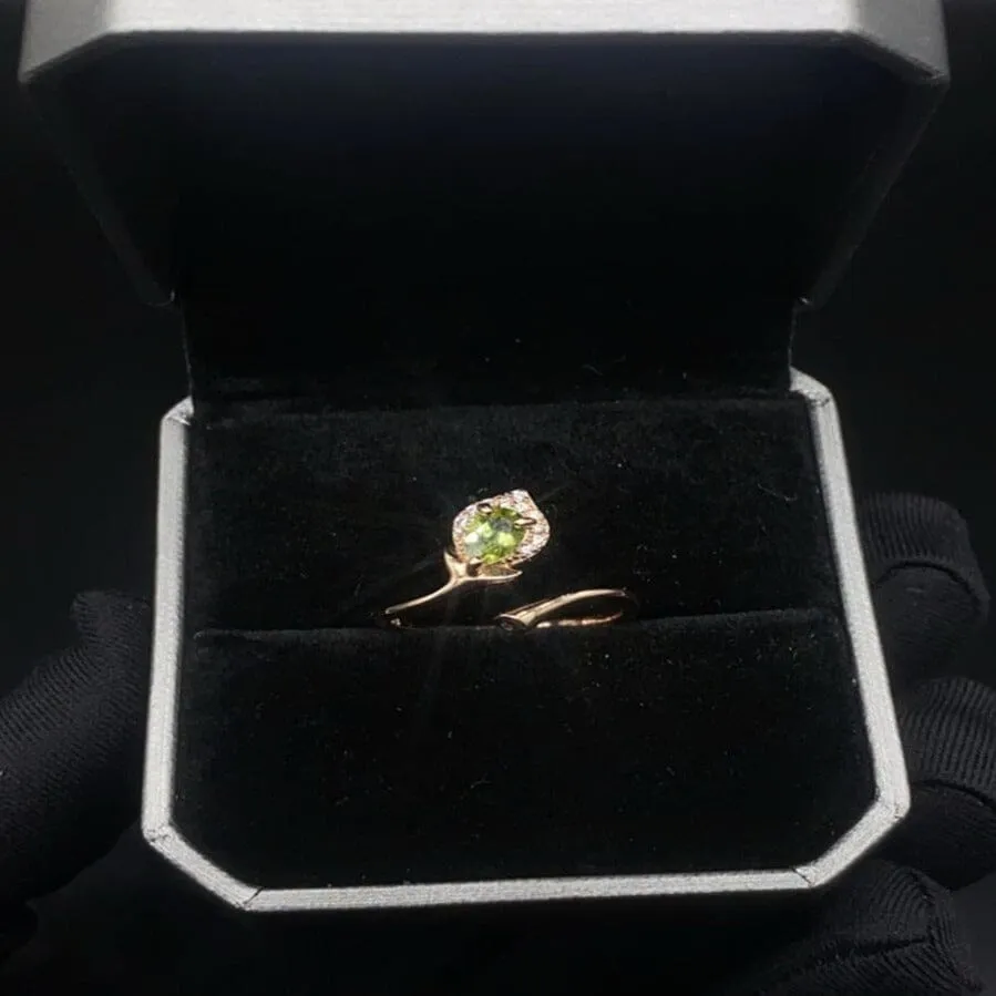 Elegant Lovely Natural Green Peridot Ring - 925 Sterling Silver