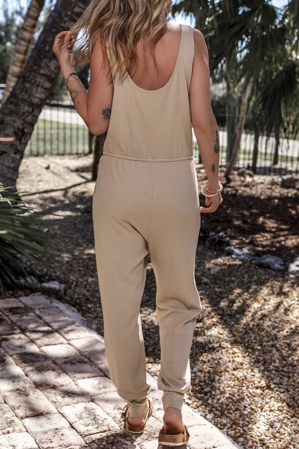 Sunset Vacation-Jumpsuit mit Kordelzug und breiten Trägern